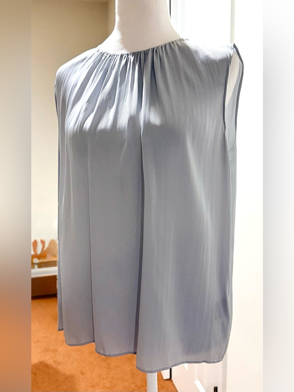 Lafayette 148 New York Light Gray Top